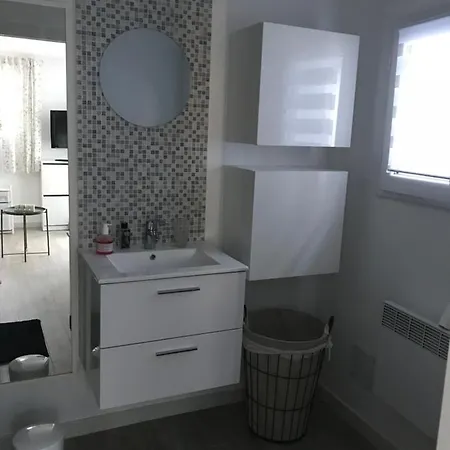 Les Fleurs Bed & Breakfast *